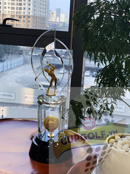 Cup golf pha lê 44
